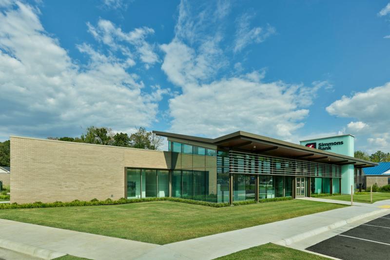 Simmons-Bank-White-Hall-1